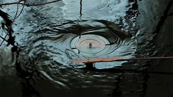 Submerged turntable