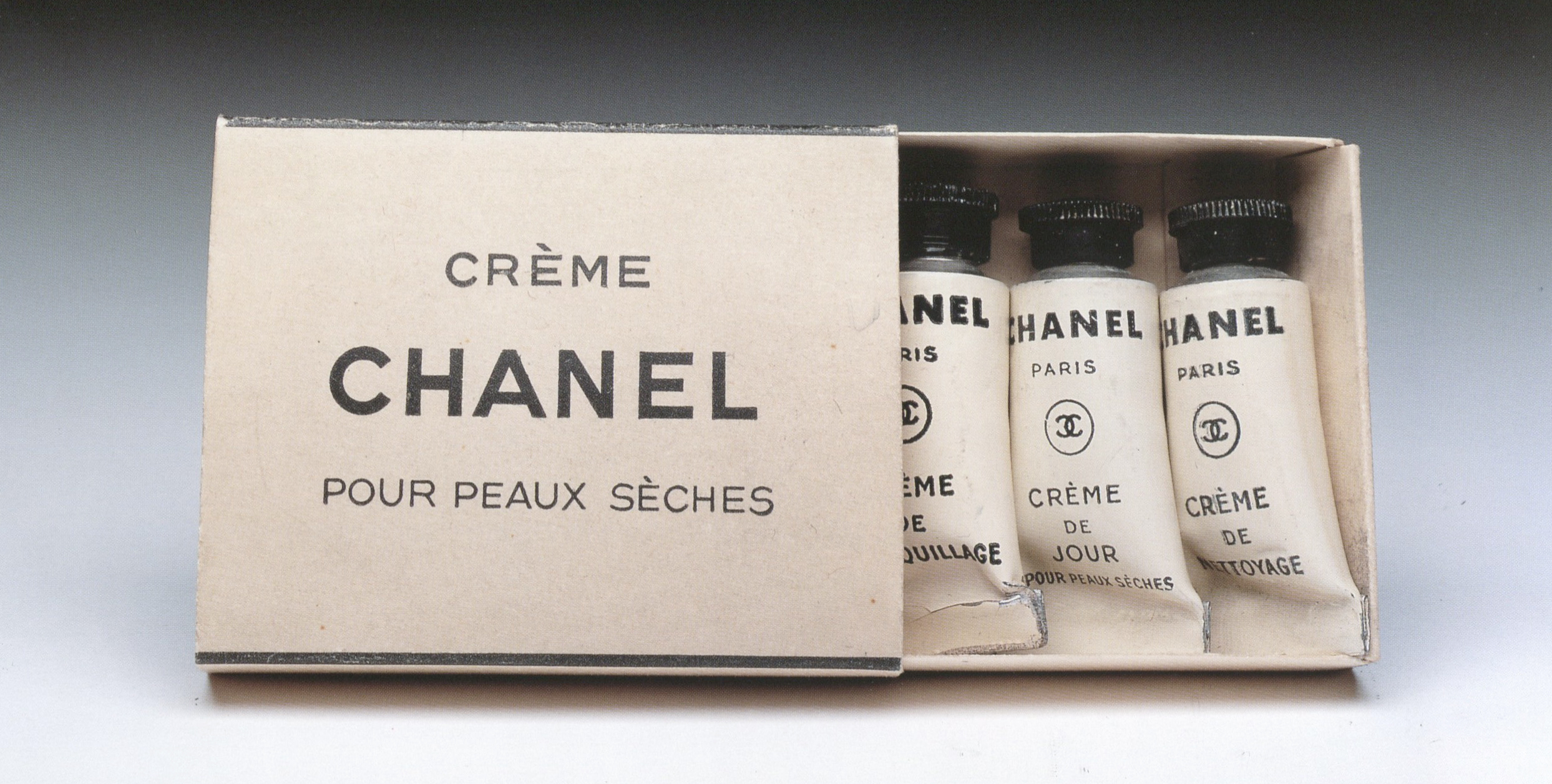 The package of CHANEL how beautiful package