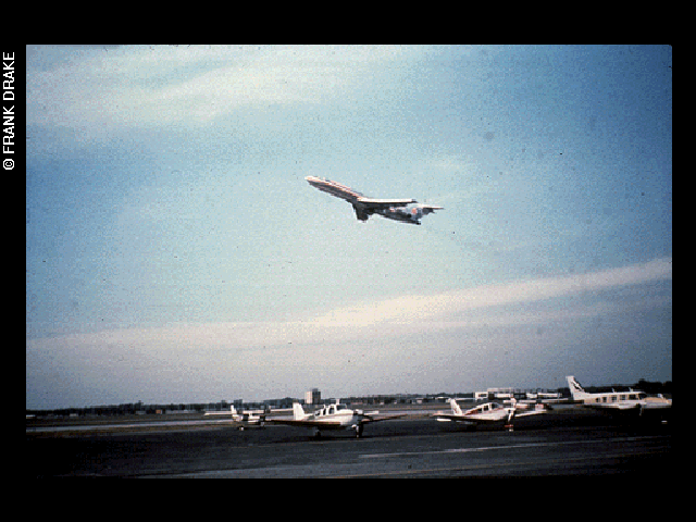 airplane-in-flight_30634172743_o.gif