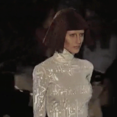 givenchy-fall-1999-embed-in-post.gif