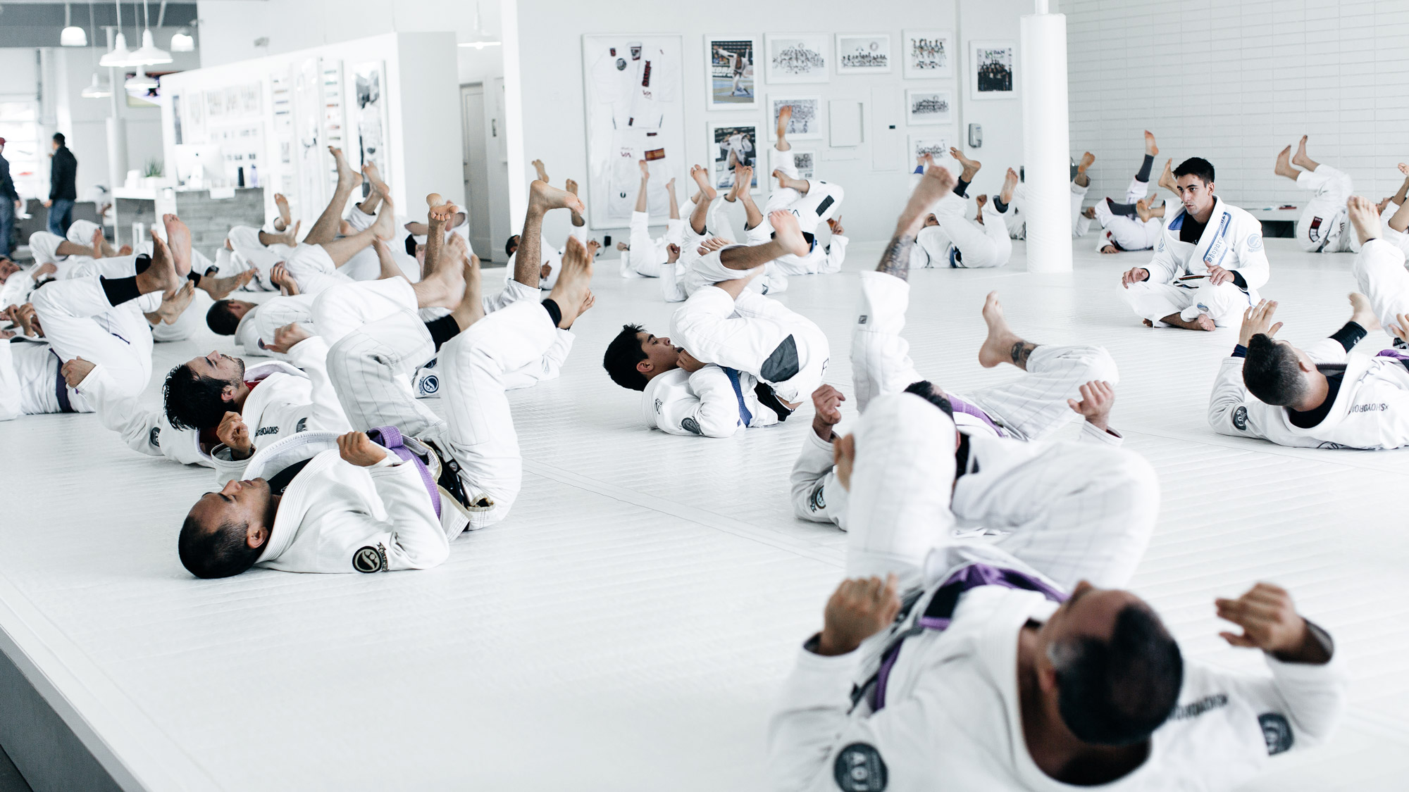 Jujutsu academy codes. Зал джиу джитсу. Зал джиу джитсу для детей. Зал BJJ. Джиу-джитсу бразильское зал для занятий.