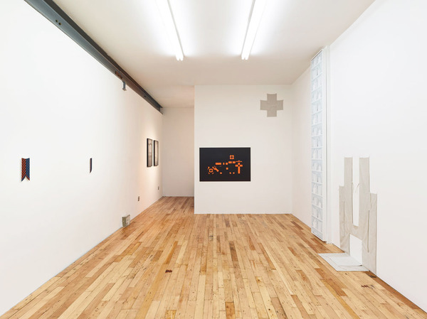 2013.01 Snout to Tail : Anna-Sophie Berger, Zak Kitnick, Sean Paul, Snout to Tail, Installation view, 2013 2013.01 Snout to Tail : Anna-Sophie Berger, Zak Kitnick, Sean Paul, Snout to Tail, Installation view, 2013