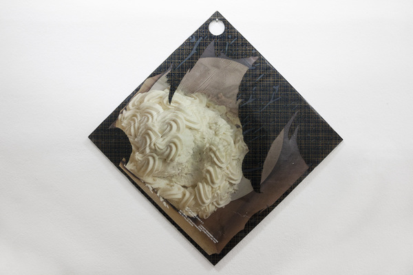 Anna-Sophie Berger, Sad Cake Janus, 2016 Anna-Sophie Berger, Sad Cake Janus, 2016